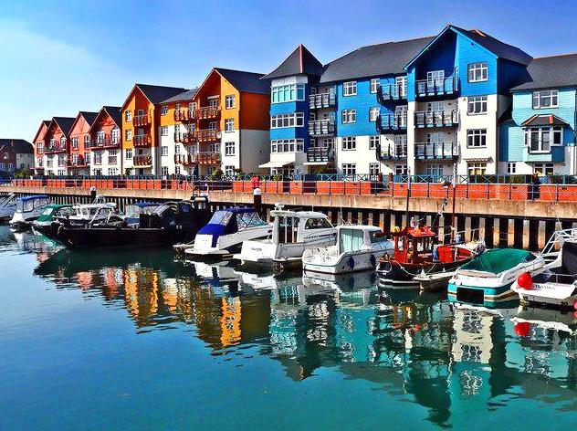 2codeornot2code | Exploring Exmouth Marina: Activities and Dining