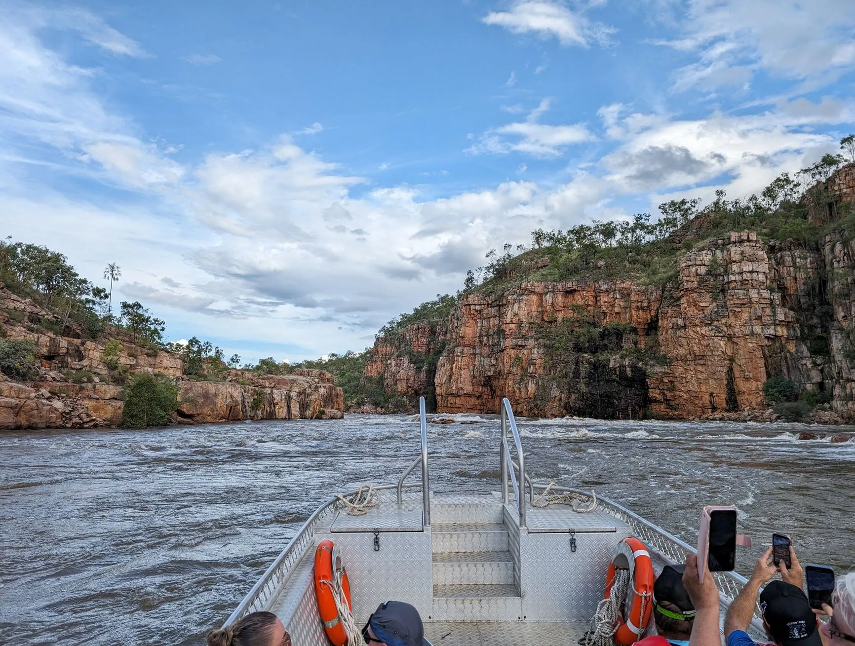 2codeornot2code | Animals in Katherine Gorge